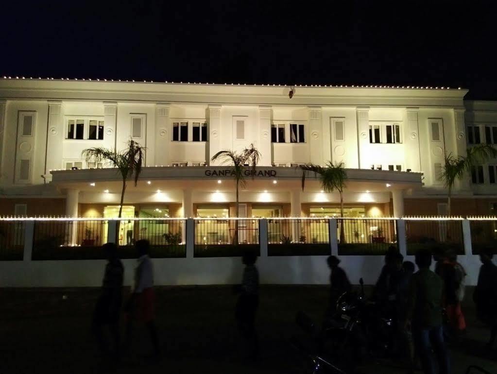 Hotel Ganpat Grand Palni Exterior foto